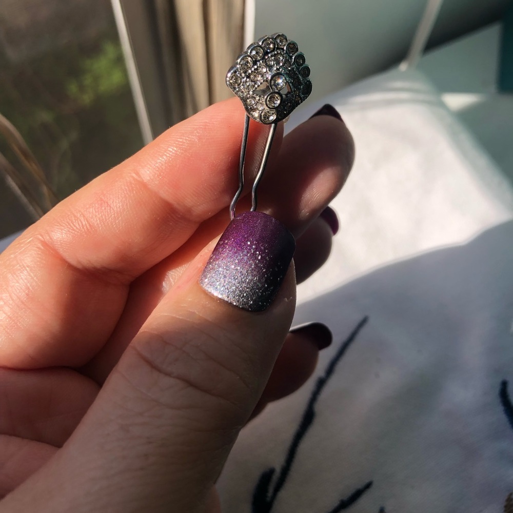 ⚠️🛑 SOLD 11.12.2022 🛑⚠️. silver tone and rhinestone three pack hair pins - Picture 6 of 7